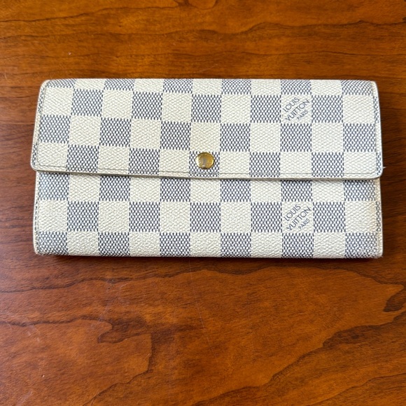 Louis Vuitton Snap closure / Sarah Damier Wallet - Picture 1 of 10